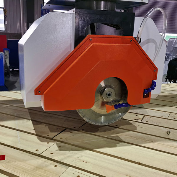 CNC g&eacute;ppel lehet k&ouml;veket grav&iacute;rozni?
