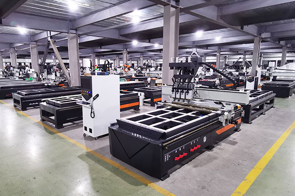 Qui fabrique la machine de d&eacute;coupe de bois avec routeur CNC&nbsp;?