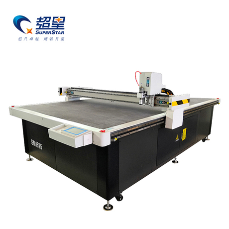 Superstar CNC CX – CNC-Oszilliermesser zum Schneiden von Stoff, Leder und PVC