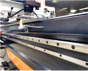 ວິທີການເຮັດຄວາມສະອາດຂີ້ຝຸ່ນຂອງເຄື່ອງແກະສະຫຼັກຄູ່ມືທາງລົດໄຟ?