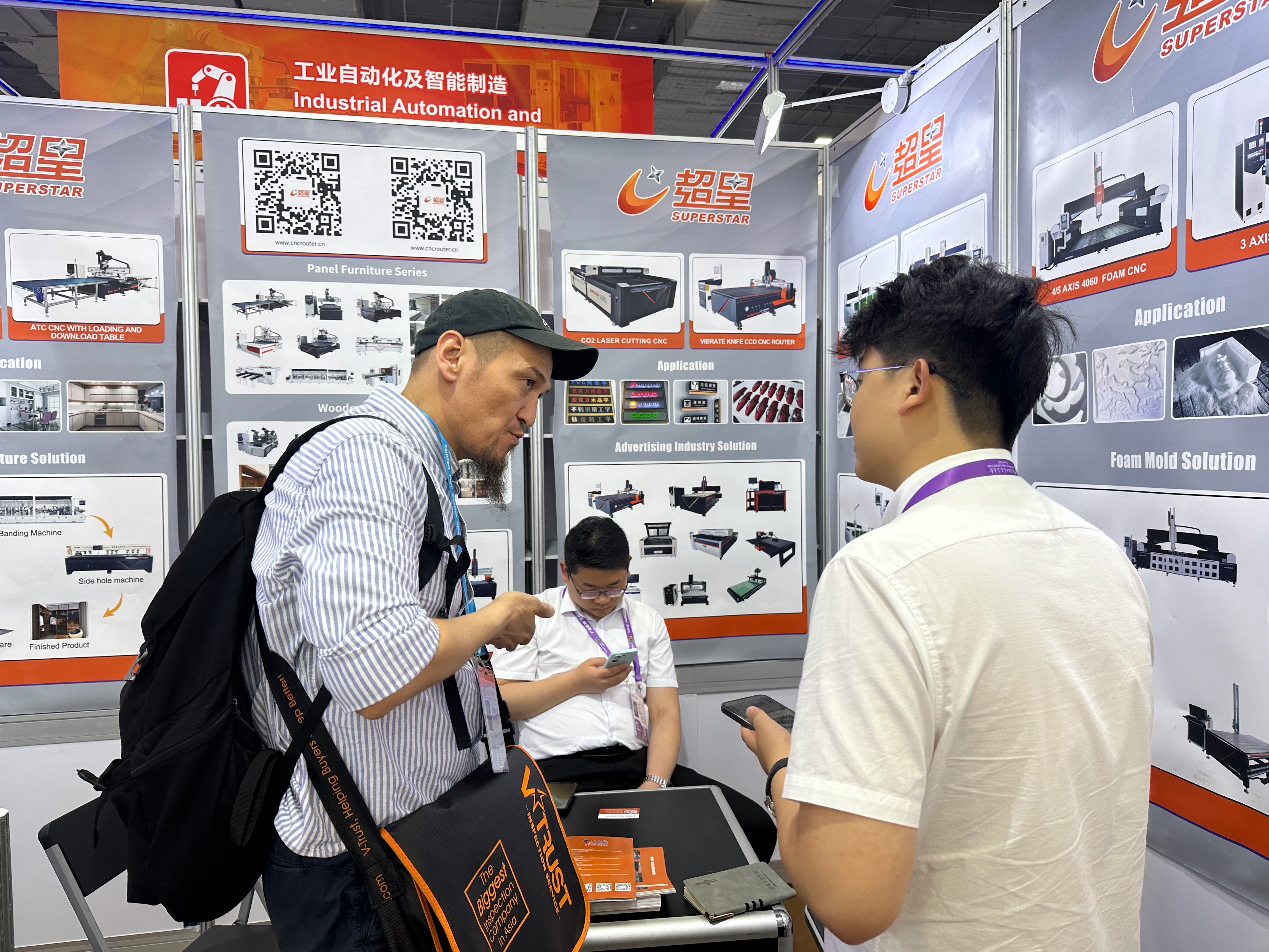 Waarom klanten voor Jinshengxing kiezen: innovatieve CNC-oplossingen en onge&euml;venaarde klantenservice op de 139e Canton Fair